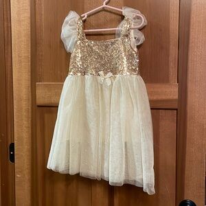 Posh Peanut Boutique dress. 4T/5T